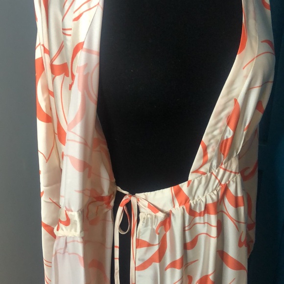 Tiered satin wrap dress - Picture 5 of 6